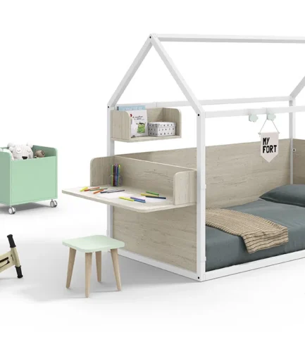 Cama casita Montessori infantil con escritorio lateral, pizarra y paneles personalizables, ideal para jugar y dibujar