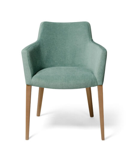 Sillón tapizado Hugo con brazos, patas de madera o metal, diseño elegante y tapizado de alta calidad, 82 cm de alto.