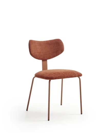 Silla LIMA de PEMI con diseño moderno de líneas curvas, tapizado personalizable y estructura metálica elegante.