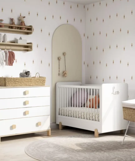 Cuna para bebé estilo Elemental con barandilla abatible, colores personalizables y diseño en tonos neutros