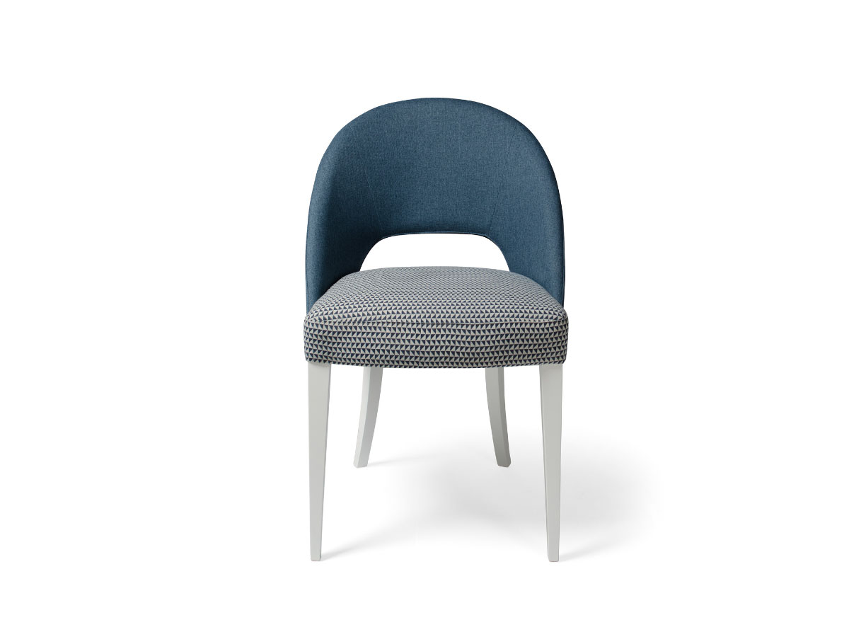 jcalvo-sillas-Lara Silla tapizada Lara con patas de madera o metal, tapizado de alta calidad y diseño moderno, 85 cm de alto y 47 cm de ancho.