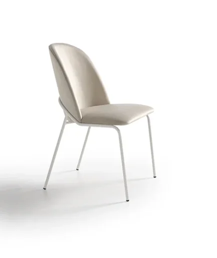 Silla NOVA de Pemi tapizada con asiento y respaldo curvado, estructura metálica personalizable y diseño moderno de alta comodidad.