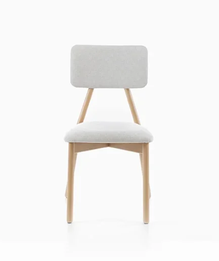 Silla Tada de comedor con estructura de madera de haya, diseño geométrico y asiento tapizado cómodo y resistente.