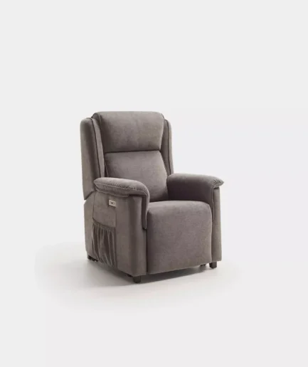 Sillón relax Pol de diseño moderno con mecanismo Lift de dos motores, puerto USB, bolsillo lateral, asiento acolchado y patas en acabado wengué.